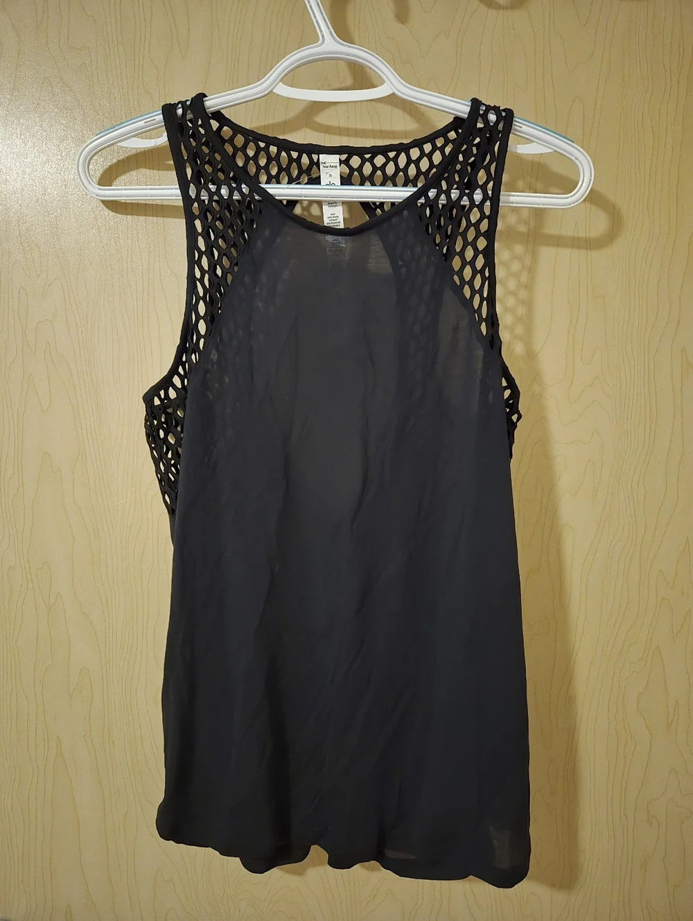 NWOT Alo Yoga Black Cutout Tank (S)